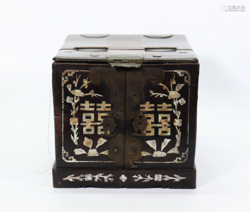 Chinese Hard Wood Shell Inlaid Cosmetic Box