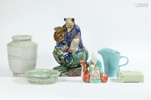 5 Chinese Porcelains; 1 Shiwan Liuhai & Frog