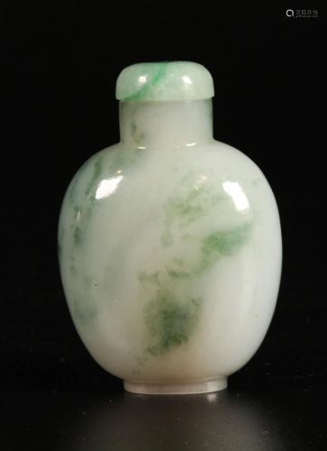 Fine Chinese Polished Green Jadeite Snuff Bottle