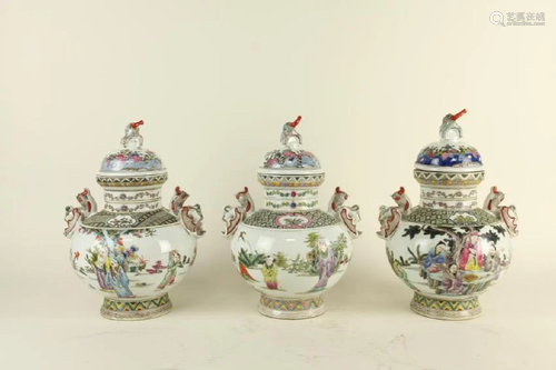 REPUBLIC GARNITURE SET OF CHINESE VASES