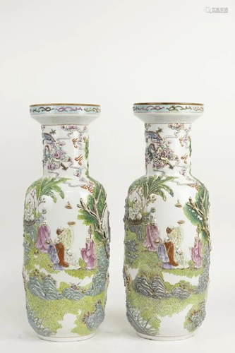 PAIR OF CHINESE ROULEAU VASES