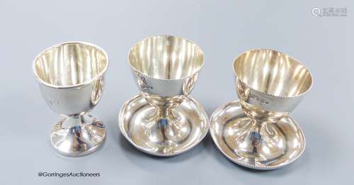 A pair of 1950's silver egg cups, Walker & Hall, Sheffield, ...