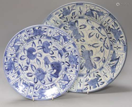 Two Japanese Arita blue and white dishes, late 17th/early 18...