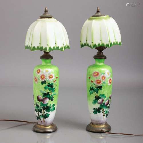 PAIR OF TABLE LAMPS