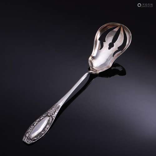 SERVING SPOON