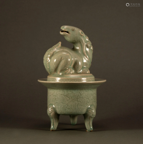 Tang Dynasty - Celadon animal head smoker