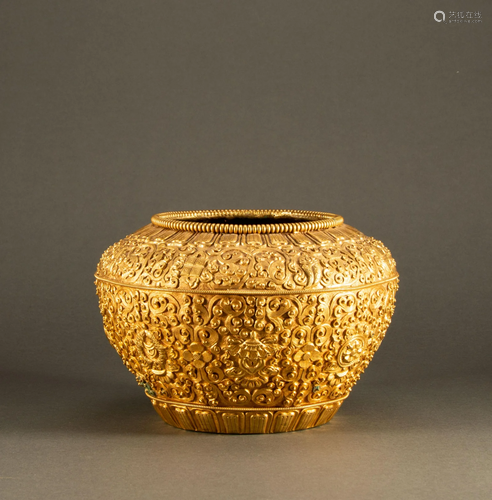 Qing Dynasty - Bronze gilt Buddhist bowl