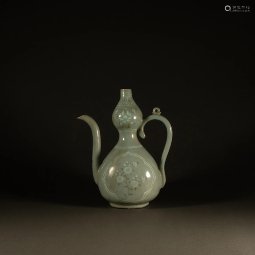 Song Dynasty - Flower pattern ewer