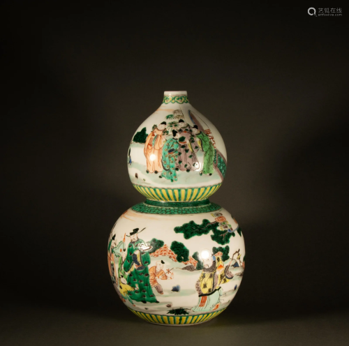 Qing Dynasty - Pastel gourd bottle