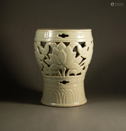 Song Dynasty - Celadon flower pattern