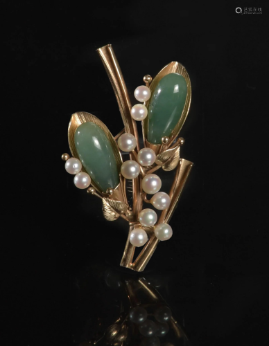 14K Gold Carved Jadeite and Pearl Brooch
