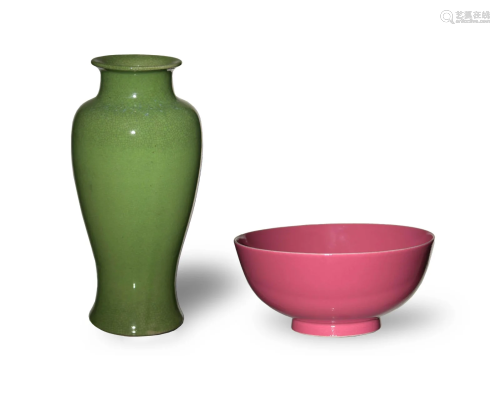 Monochrome Vase and Bowl