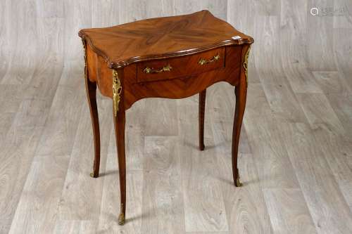 Table d’Appoint de Style Louis XV.