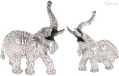 (2) piece lot miniature elephants silver.