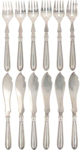 (12) piece silver fish cutlery set.