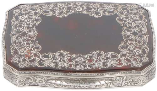 Card holder with turtoise silver.