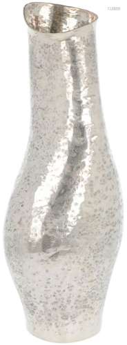 Design vase silver.