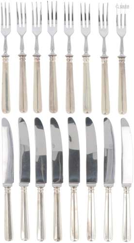 (16) piece set of fruit cutlery 
