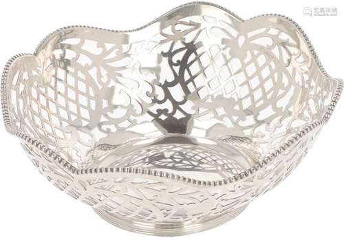 Puff Pastry basket silver.