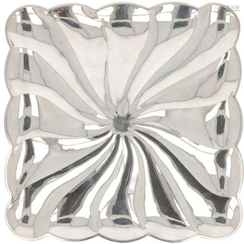 Fruit bowl silver.