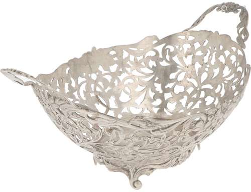 Bread basket silver.