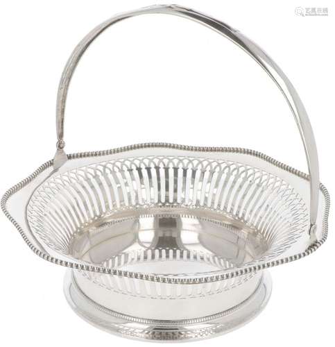 Puffpastry basket silver.