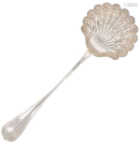 Sprinkler spoon silver.