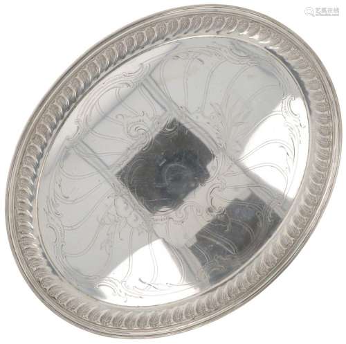 Serving tray silver.