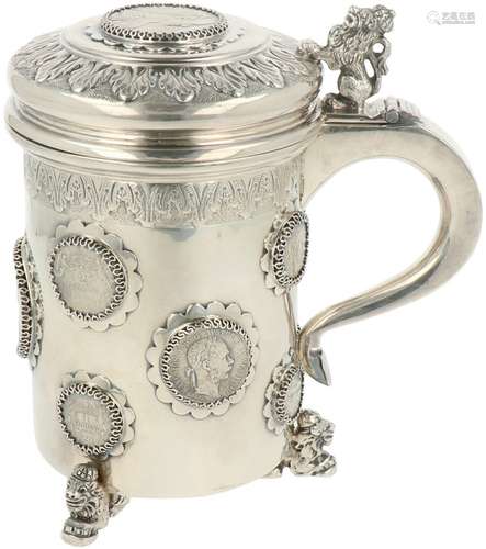 Beer tankard silver.