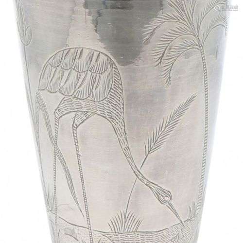 Flower vase silver.