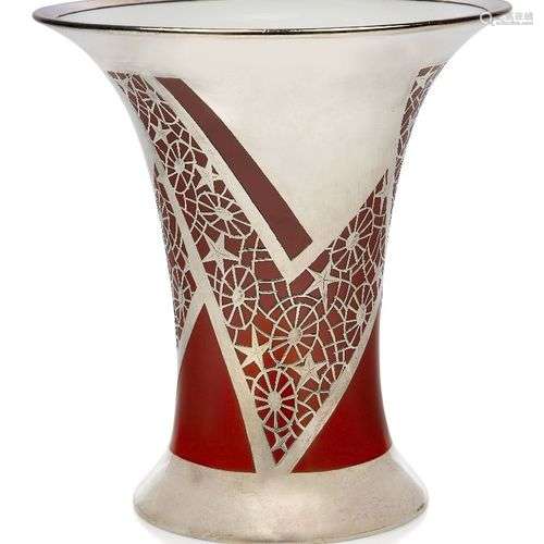 Rosenthal (Allemagne), un vase Art Déco en porcelaine avec a...