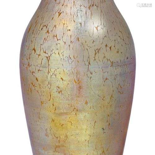 Loetz (Autrichien), un vase ovale irisé Papillon, vers 1900,...