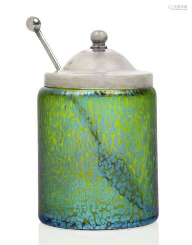 Loetz (Autrichien), un pot de conserve en verre irisé Creta ...