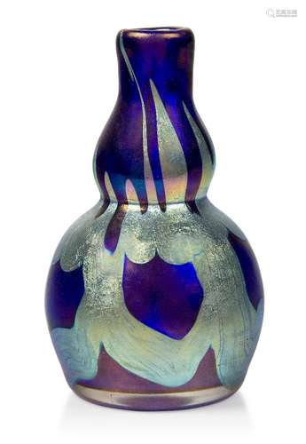 Loetz (Autriche), un vase en verre iridescent Phaenomen à do...