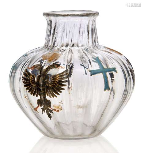 Daum (France Est.1879), un vase en verre transparent émaillé...