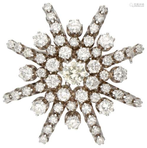 14K. White gold entourage brooch set with approx. 4.86 ct. d...