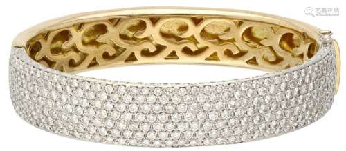 18K. Yellow gold pave bangle bracelet with openwork inside a...