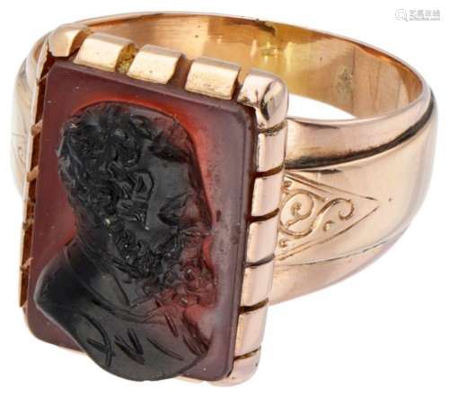 14K. Rose gold vintage cameo ring with the profile of a man.