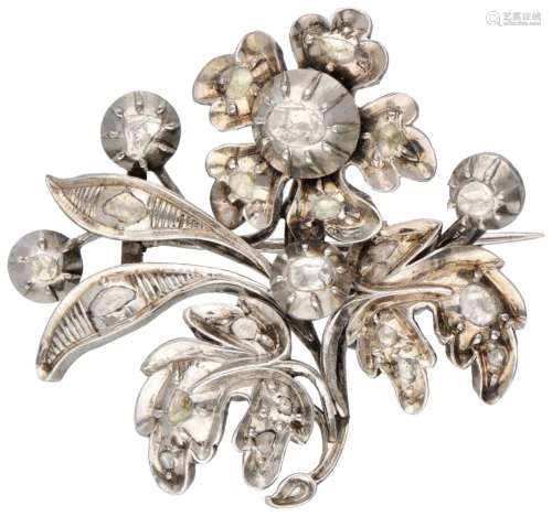 Silver floral shaped brooch set with rose cut diamonds - 925...