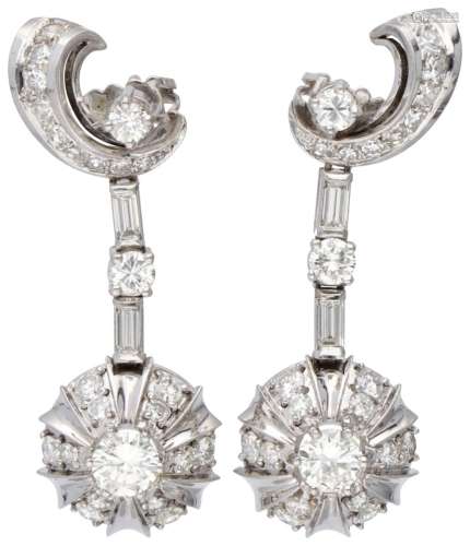 14K. White gold earrings set with approx. 2.84 ct. diamond.