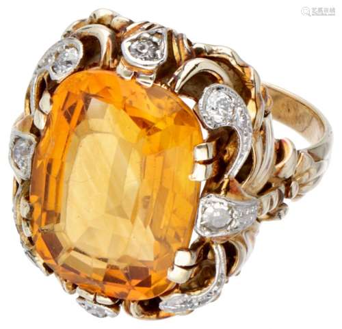 14K. Yellow gold vintage ring set with approx. 7.18 ct. citr...