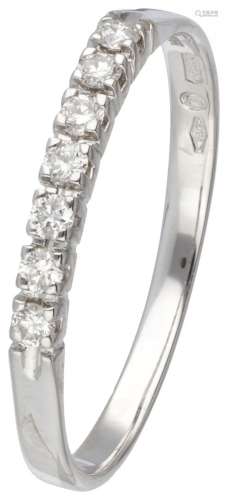 18K. White gold Alfieri & St. John ring set with approx. 0.1...