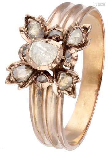 14K. Rose gold antique ring set with rose cut diamond.