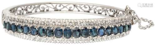 Silver openwork bangle bracelet set with approx. 7.18 ct. na...