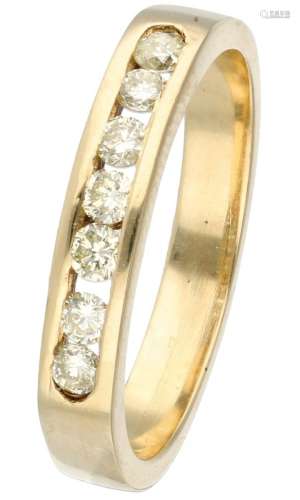 14K. Yellow gold ring set with approx. 0.21 ct. diamond.