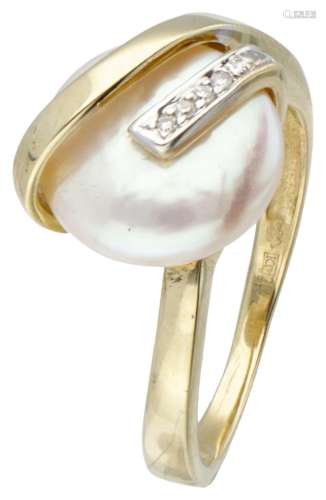 14K. Yellow gold ring set with approx. 0.025 ct. diamond and...