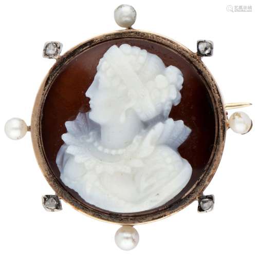 18K. Rose gold vintage cameo brooch decorated with diamond a...