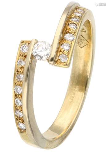 18K. Yellow gold ring set with approx. 0.14 ct. diamond.