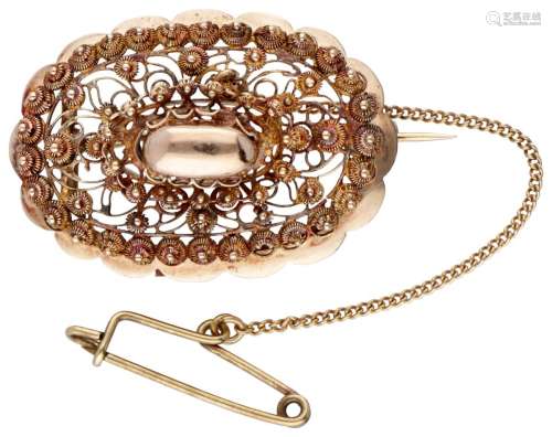 14K. Rose gold antique filigree brooch with Zeeland knots.