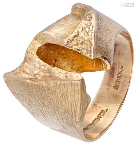 Björn Weckström for Lapponia 14K. yellow gold design ring.